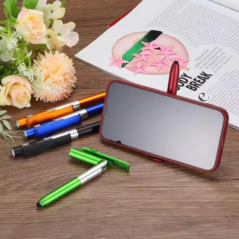 4-in-1 Multifunktions-Kugelsch – Stationery Warehouse Bewertung und Preis